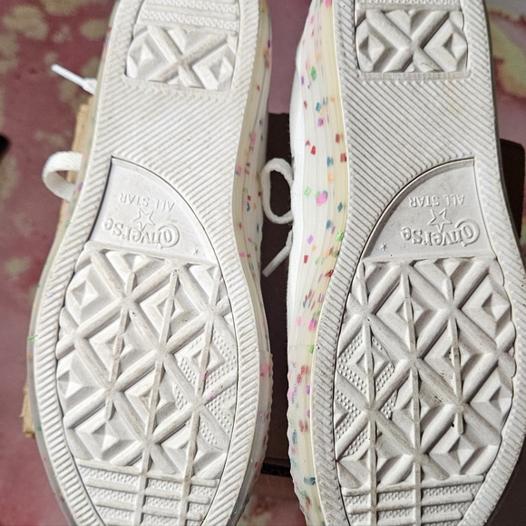 Converse (little girls)(NWOT) - Picture 3 of 6